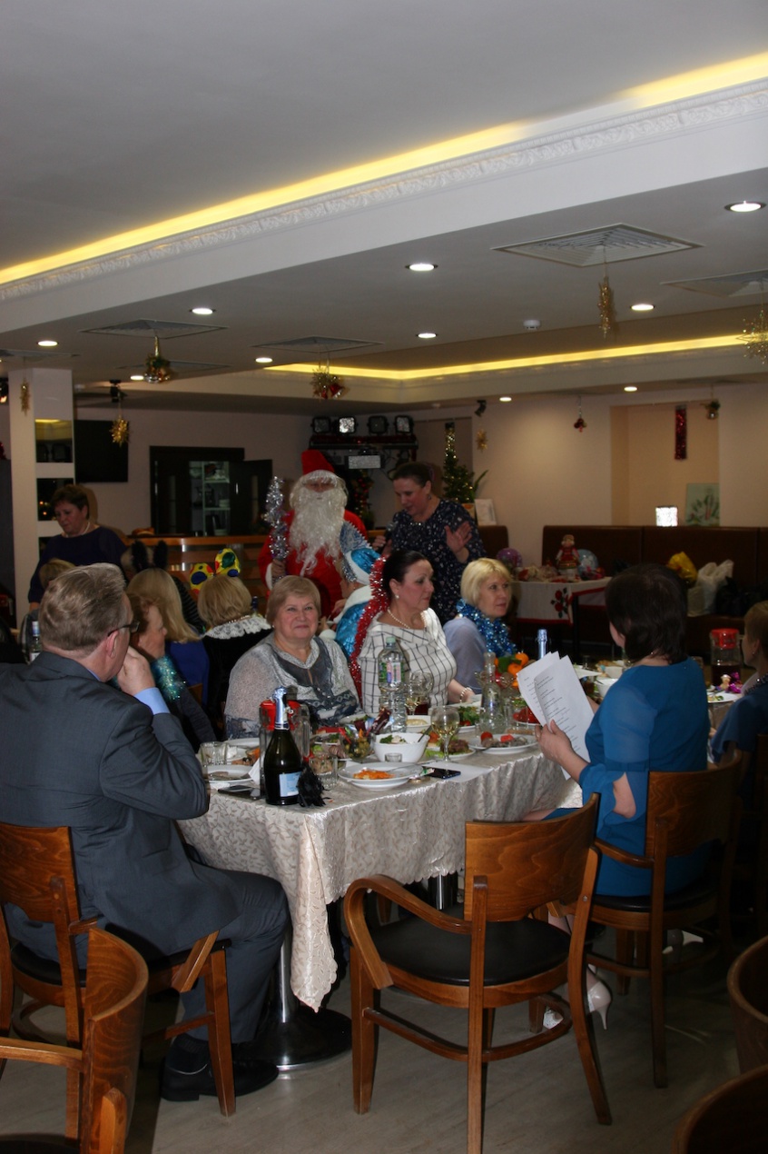 22 декабря в городе Домодедово Каширское шоссе дом 7 в кафе " Нармунь" прошла новогодняя встреча наших земляков "Од ие - караоке по мордовски".